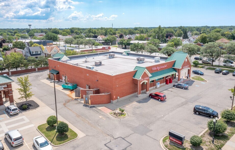 More Photos Of 3221 Fort St, Wyandotte Drugstore For Sale
