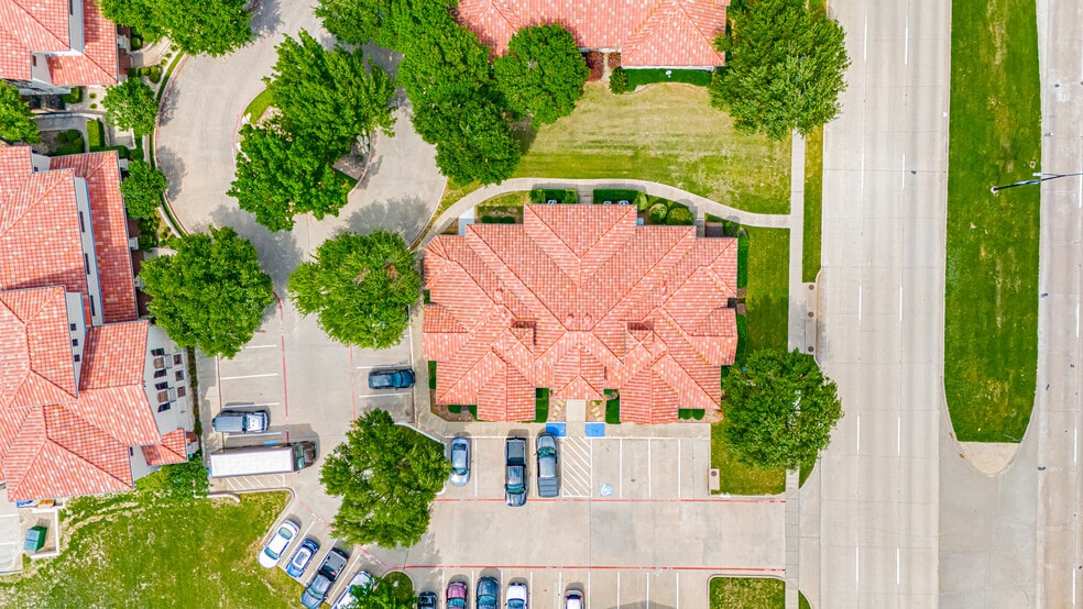 More Photos Of 6620 Bryant Irvin Rd, Fort Worth Medical For Lease