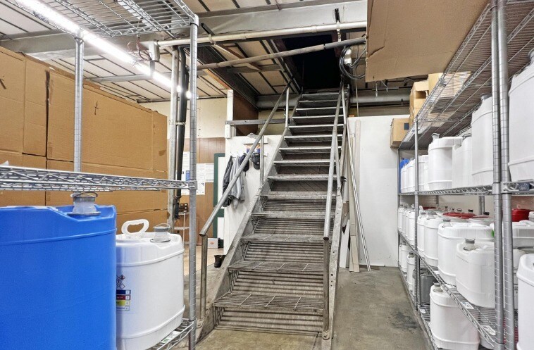 More Photos Of 805 E 10th St, Fairmont Warehouse For Sale