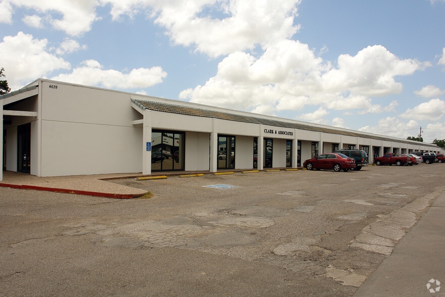 More Photos Of 4639 Corona Dr, Corpus Christi Showroom For Lease