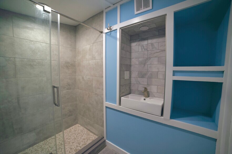 More Photos Of 3109 N Ola Ave, Tampa Hospitality For Sale