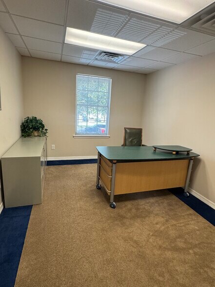 More Photos Of 3830 Williamsburg Park Blvd, Jacksonville Medical For Sale
