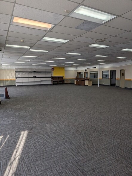 More Photos Of 111 W Pacific Coast Hwy, Wilmington Freestanding For Lease