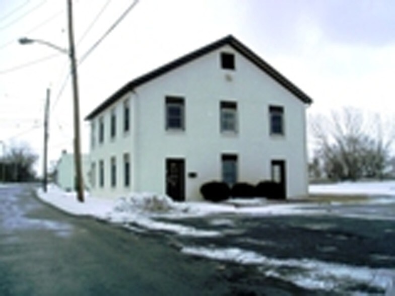 More Photos Of 142 Middle St, Geneva Warehouse For Sale