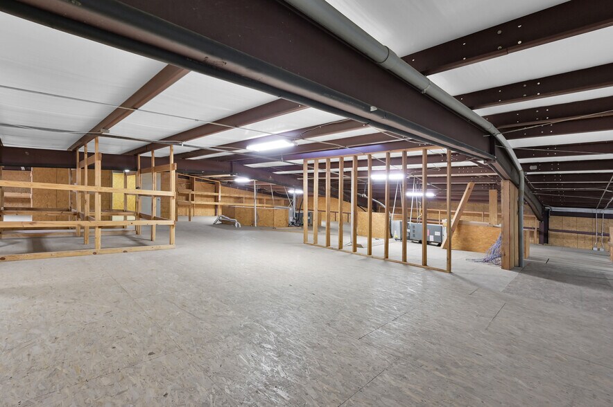 More Photos Of 11322 Neeshaw Dr, Houston Warehouse For Lease