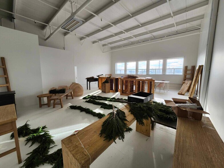 More Photos Of 3906 82nd Ave, Leduc Warehouse For Sale