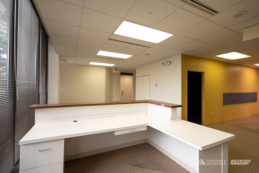 More Photos Of 23240 Chagrin Blvd, Beachwood Office For Lease