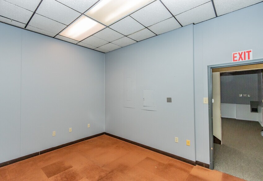 More Photos Of 201 N Jefferson St, Kittanning Medical For Sale