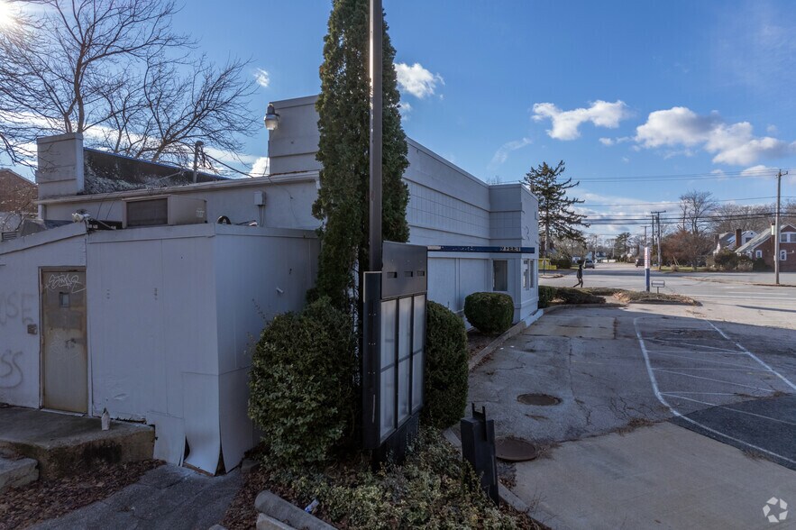More Photos Of 6758 Post Rd, North Kingstown Fast Food For Sale