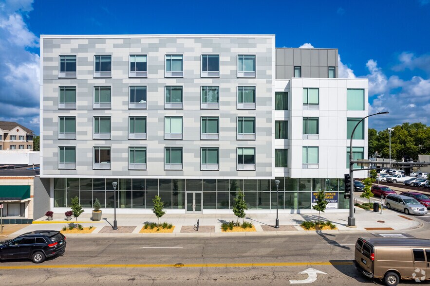 More Photos Of 1101 2nd St SW, Rochester Hotel For Lease