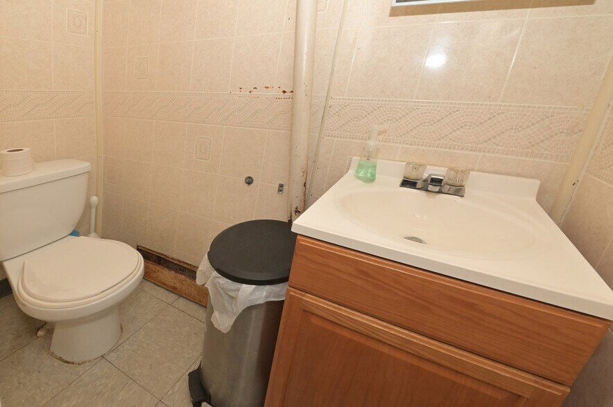 More Photos Of 24-26 W Merrick Rd, Freeport Storefront For Sale