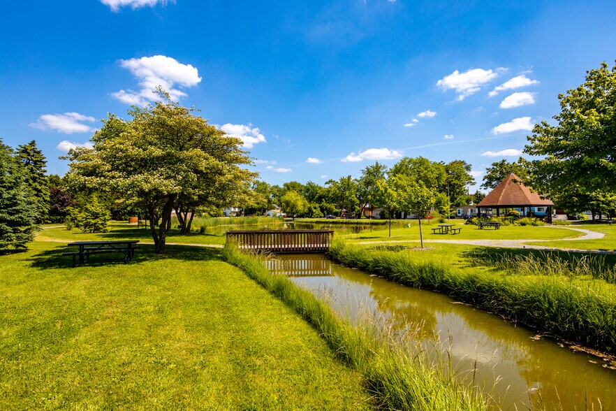 More Photos Of 2920-2932 Schroeder Blvd, Keego Harbor Apartments For Sale