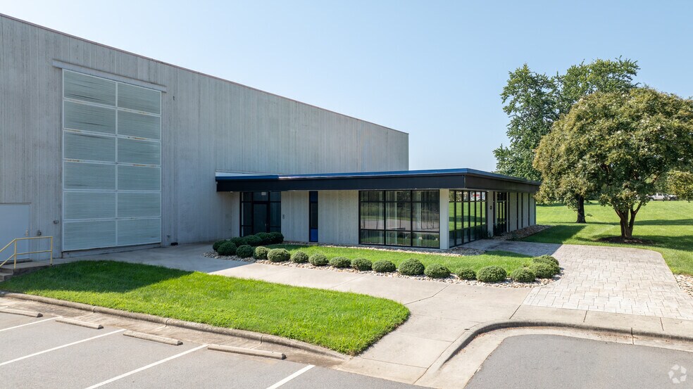 Primary Photo Of 1035 Mecklenburg Hwy, Mooresville Manufacturing For Sale