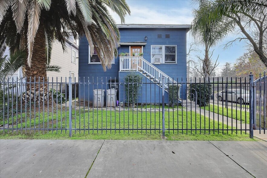 More Photos Of 2611 Alhambra, Sacramento Apartments For Sale
