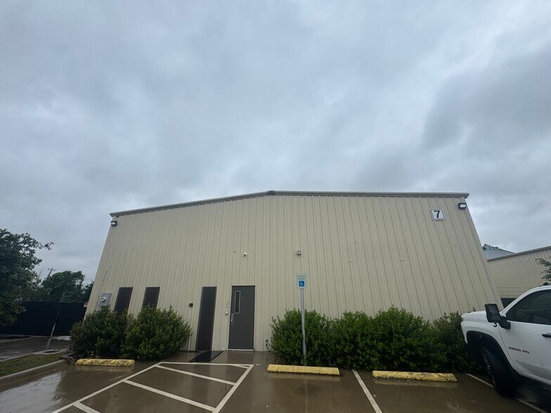 Primary Photo Of 300 W Broadway St, Prosper Warehouse For Lease