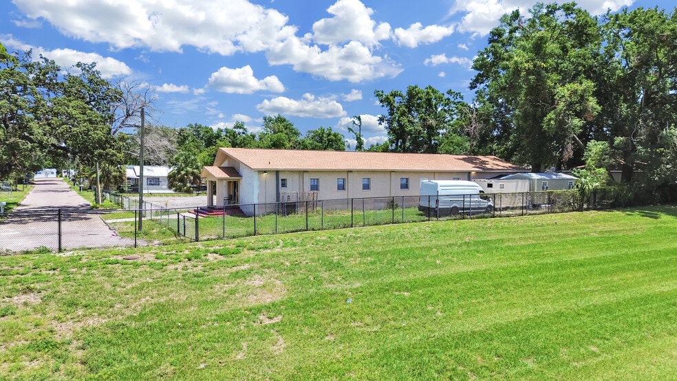 More Photos Of 3201 E Genessee St, Tampa Religious Facility For Sale