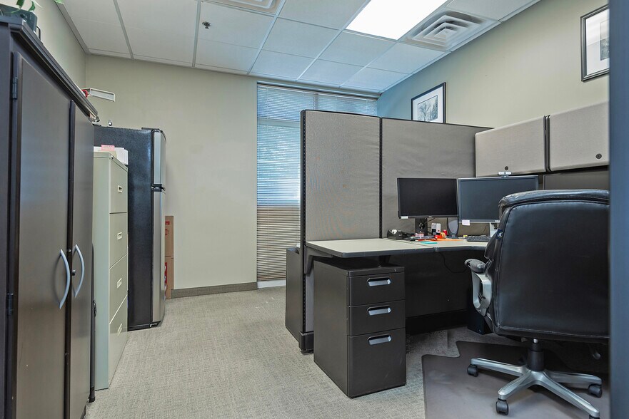 More Photos Of 7370-7430 Creek Rd, Midvale Office For Sale