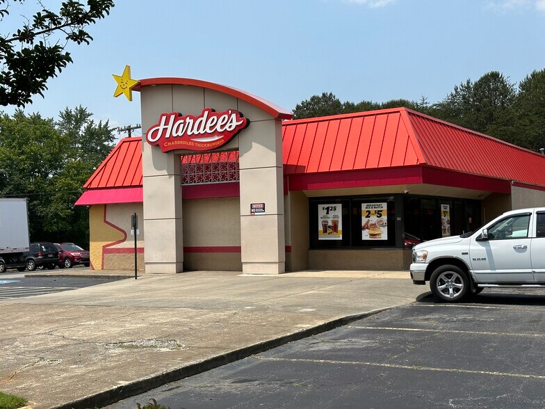 Primary Photo Of 324 S Center St, Hildebran Fast Food For Sale