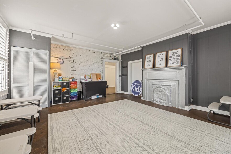 More Photos Of 236 2nd Ave S, Franklin Storefront Retail Office For Sale