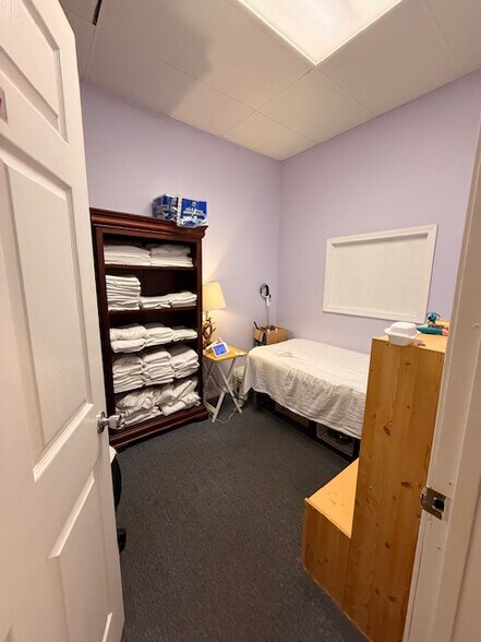 More Photos Of 1813-1823 Alpine Ave, Navarre Unknown For Lease