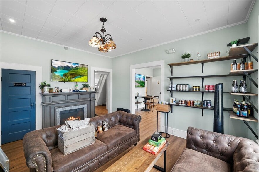 More Photos Of 4 White St, Saint Augustine Storefront For Lease