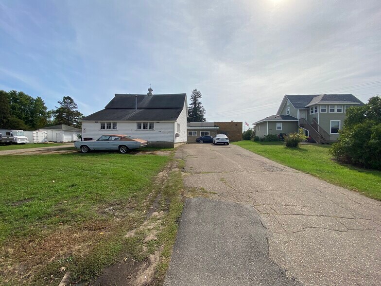 More Photos Of 1004 15th Ave SE, Rochester Flex For Sale