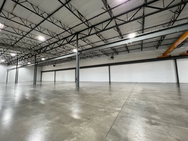 More Photos Of 15022 Puyallup St E, Sumner Distribution For Lease