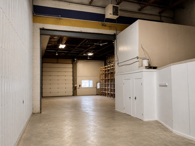 More Photos Of 4907 1st Ave, Edson Light Distribution For Lease