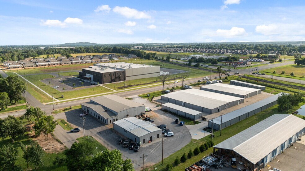 More Photos Of 753 W Pleasant Grove Rd, Rogers Self Storage For Sale