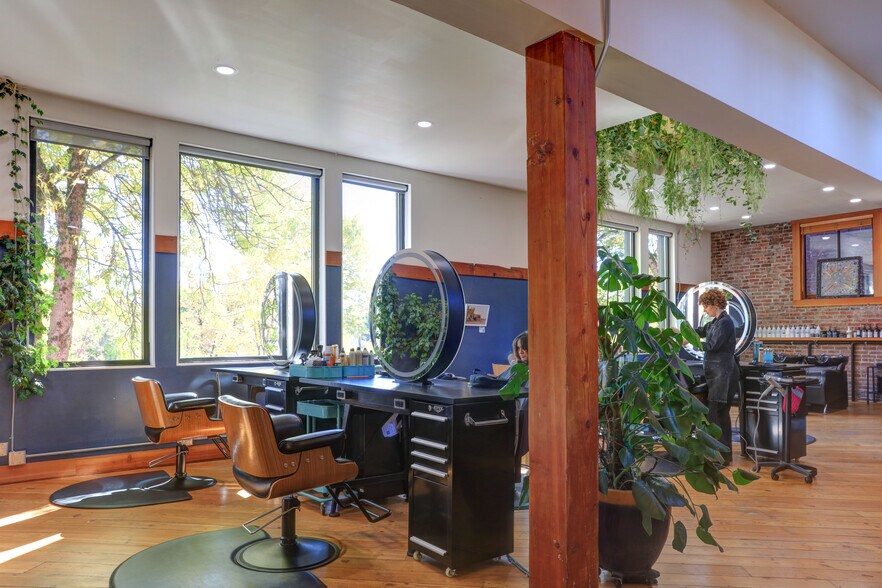 More Photos Of 2629-2637 NE Martin Luther King Jr Blvd, Portland Office For Lease