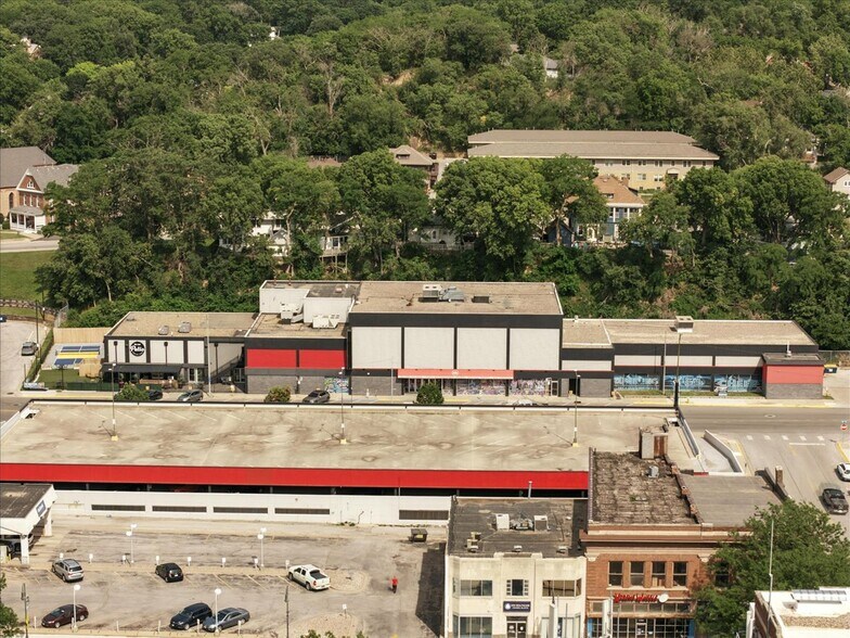 More Photos Of 7 S 4th St, Council Bluffs Health Club For Sale