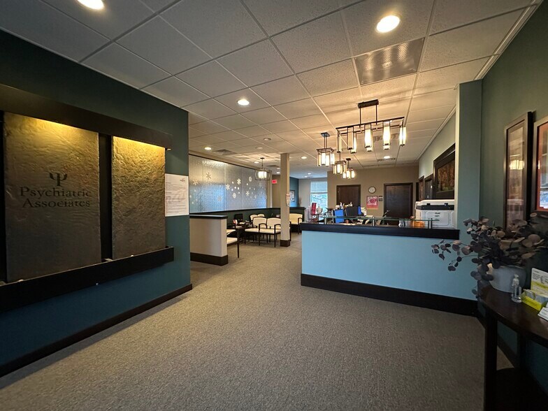 More Photos Of 673 Westbury Dr, Iowa City Storefront Retail Office For Sale