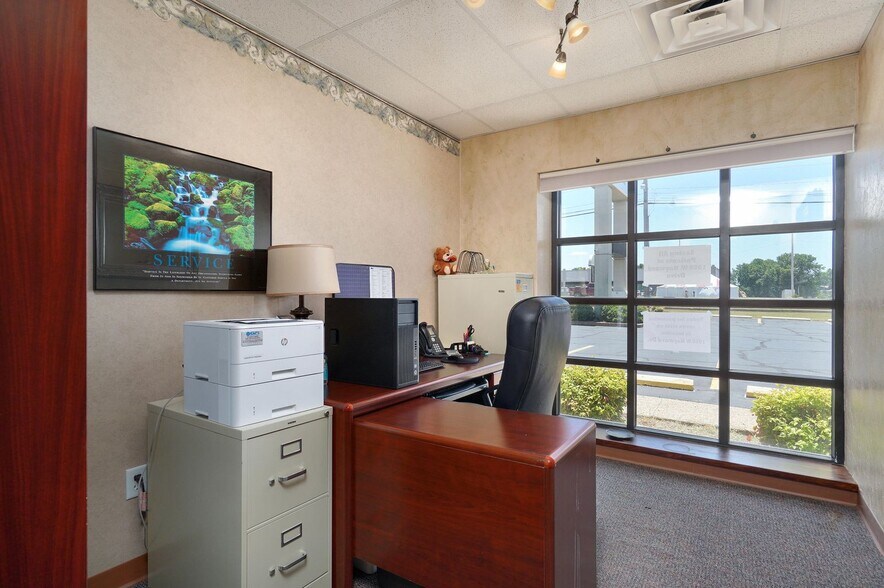 More Photos Of 560 E Mount Vernon Blvd, Mount Vernon Medical For Sale