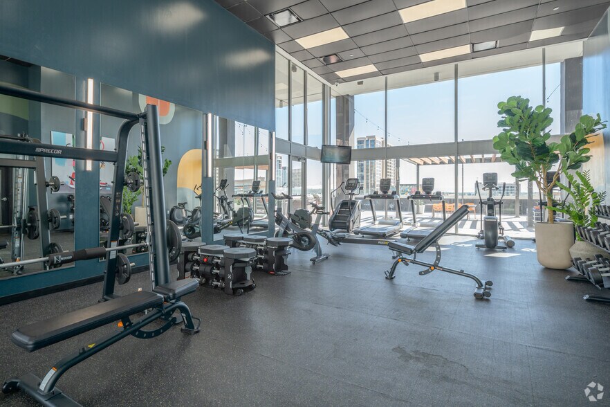 More Photos Of 1617 Fannin St, Houston Multifamily For Sale