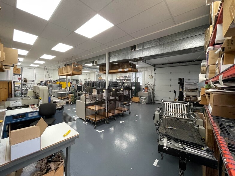 More Photos Of 421 S Addison Rd, Addison Storefront Retail Office For Lease