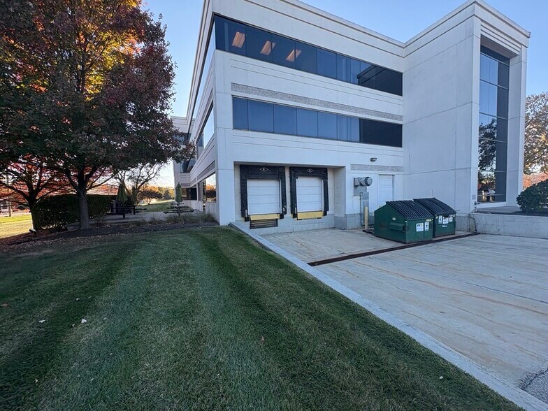 More Photos Of 100 Witmer Rd, Horsham Township Office For Lease