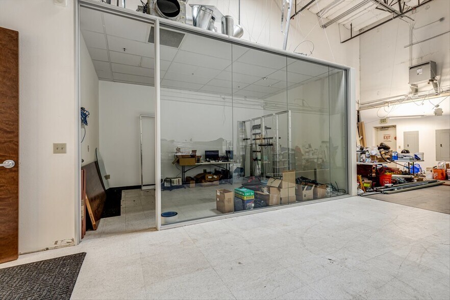 More Photos Of 2180 Ringwood Ave, San Jose Light Distribution For Sale