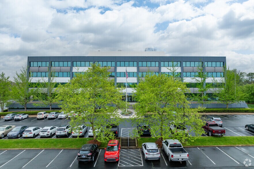 More Photos Of 301 Plus Park Blvd, Nashville Office For Lease