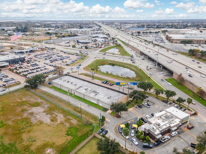 More Photos Of 11657 Gulf Fwy, Houston Unknown For Lease