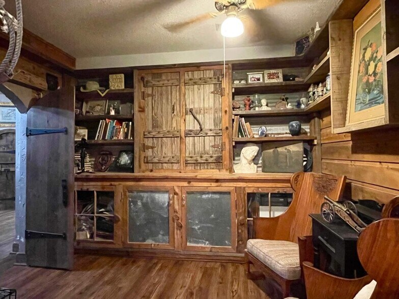 More Photos Of 175 Herber, New Braunfels Specialty For Sale