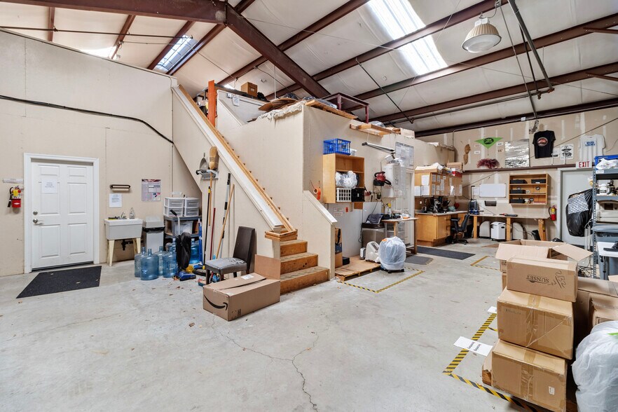 More Photos Of 3075 Crossroads Dr, Redding Light Distribution For Sale