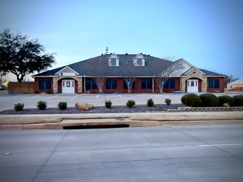 Primary Photo Of 649 Alsbury Blvd, Burleson Medical For Lease