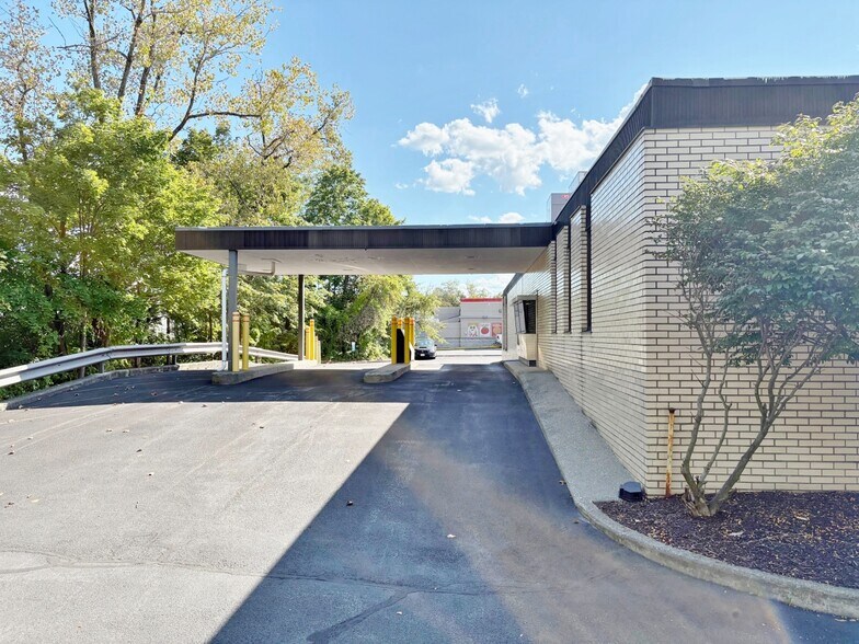 More Photos Of 3580 Us Highway 9w, Highland Bank For Lease