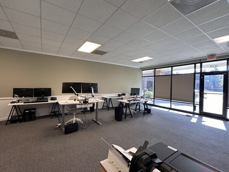 More Photos Of 3721 Lynn Rd, Raleigh Unknown For Lease