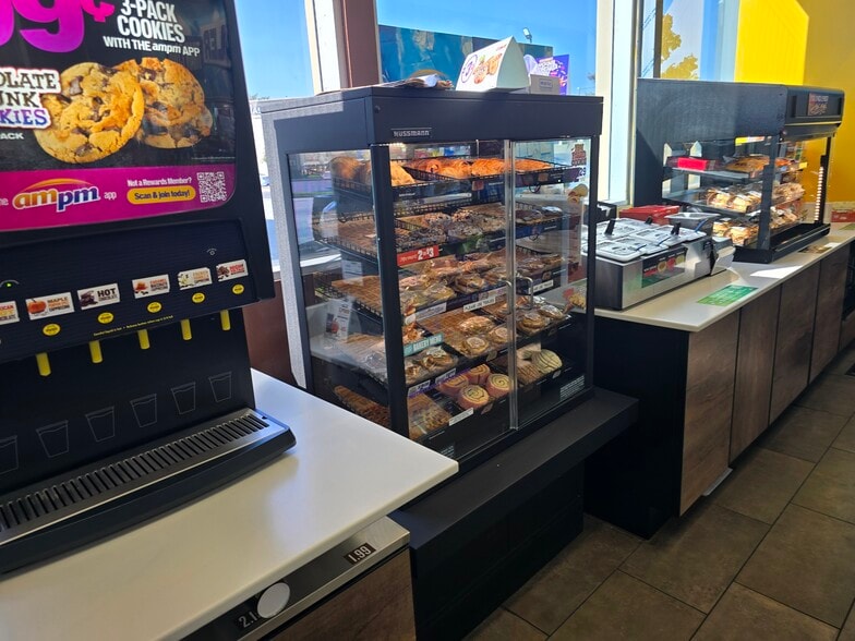 More Photos Of 1020 E Shaw Ave, Fresno Service Station For Sale