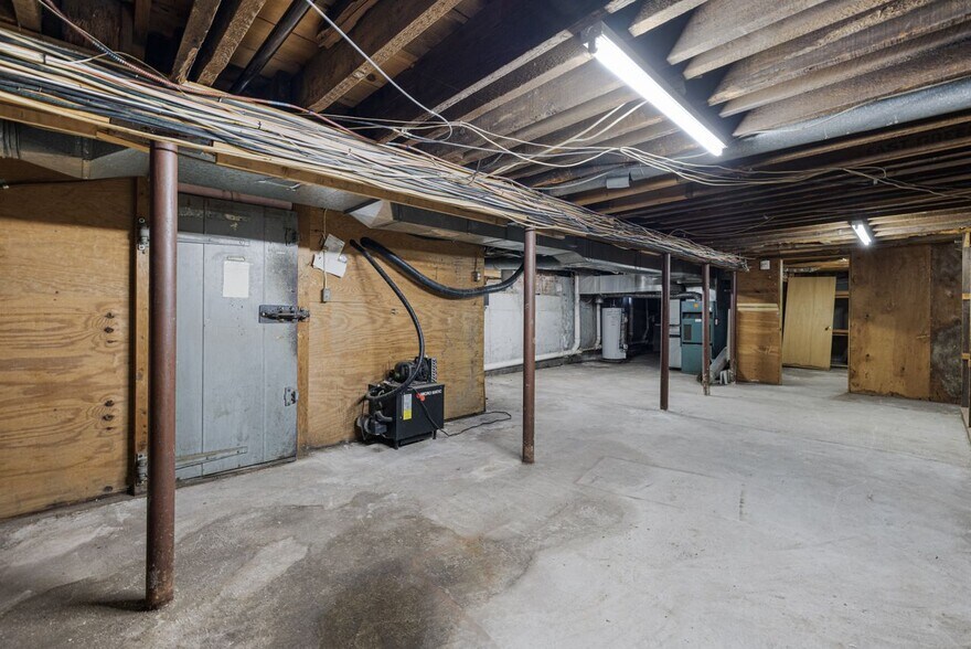 More Photos Of 84-86 Kilvert St, Warwick Restaurant For Sale