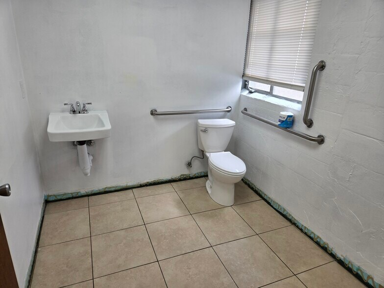 More Photos Of 5800 W 38th Ave, Wheat Ridge General Retail For Sale