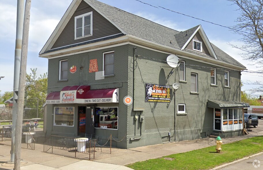 Primary Photo Of 2201 Hyde Park Blvd, Niagara Falls Restaurant For Sale