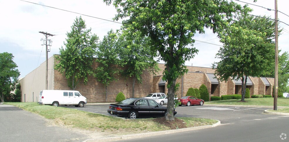 More Photos Of 751-761 Hylton Rd, Pennsauken Warehouse For Lease