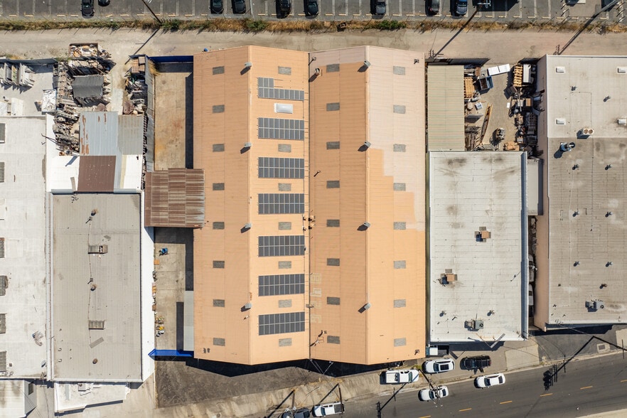 More Photos Of 8426-8428 San Fernando Rd, Sun Valley Warehouse For Lease